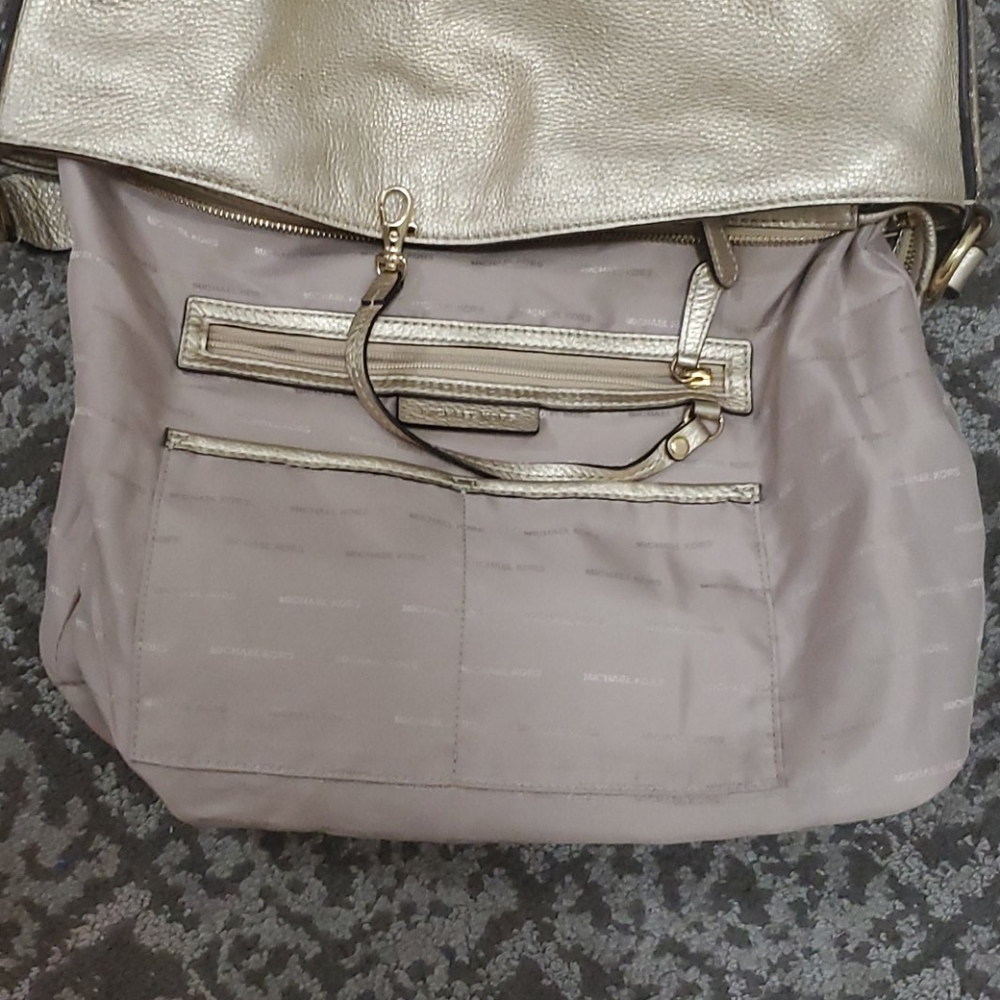 Michael Kors Handbag 👜 - Picture 12 of 15